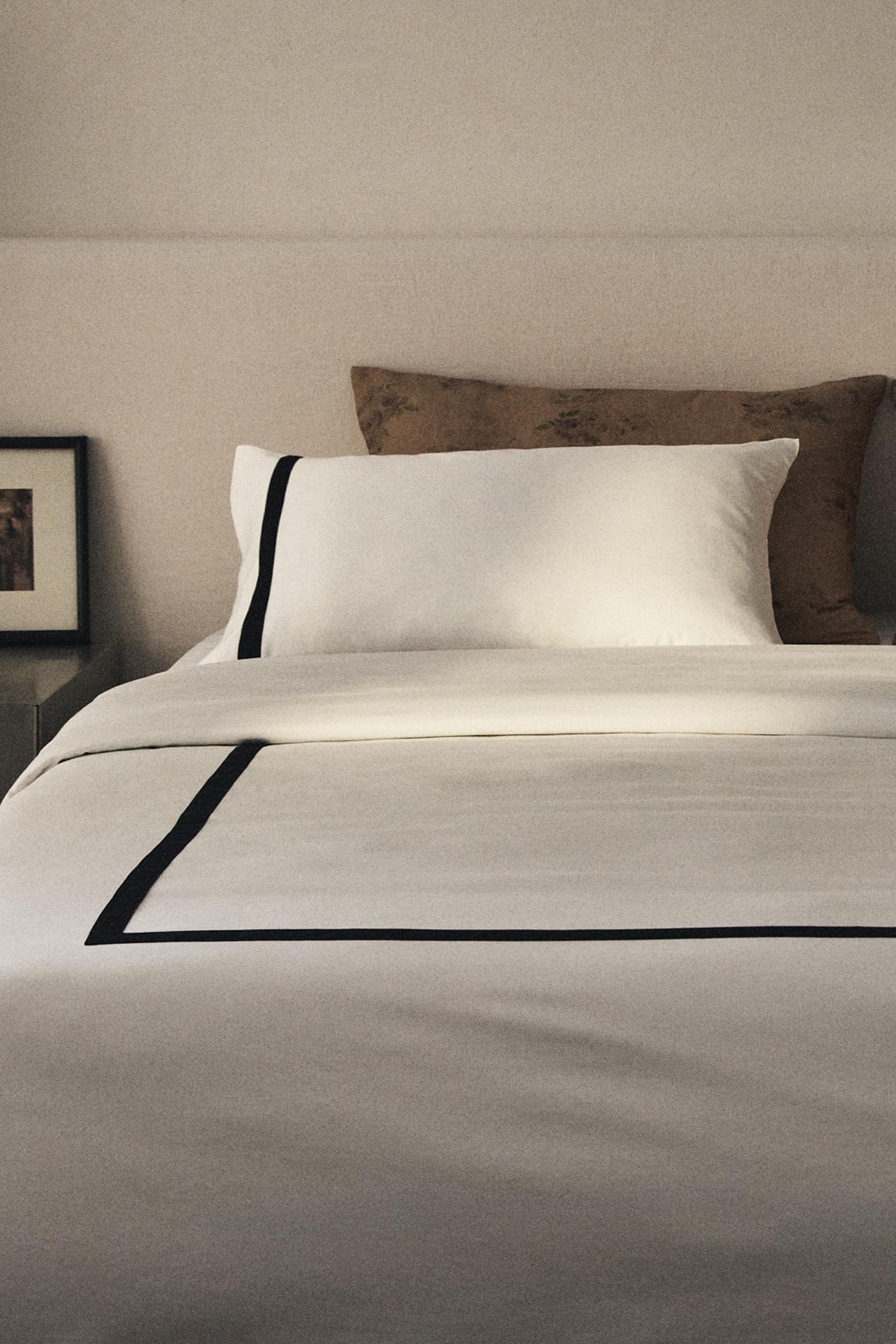 BORDERED SATEEN DUVET COVER